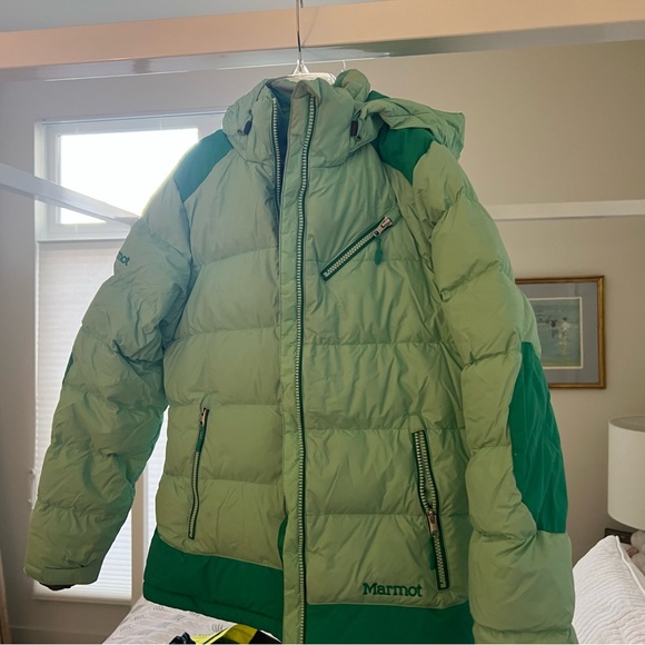 Marmot down and waterproof ski jacket, size medium - Picture 1 of 2